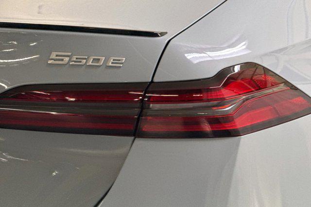 Photo of 2026 Brooklyn Grey Metallic BMW 550e