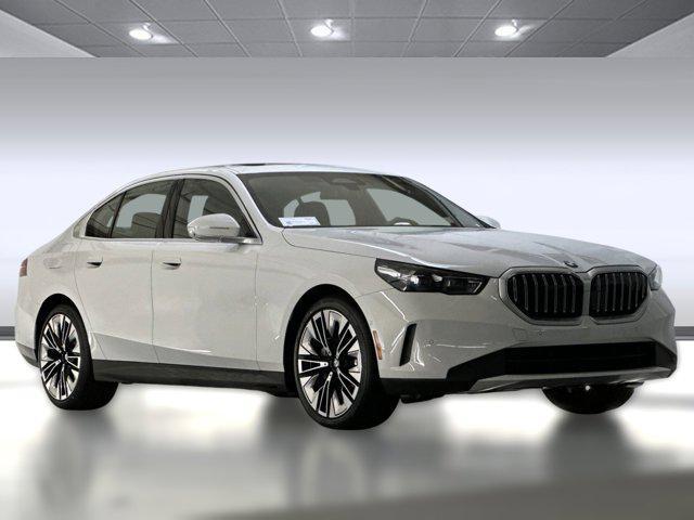 Photo of 2026 Alpine White BMW 530