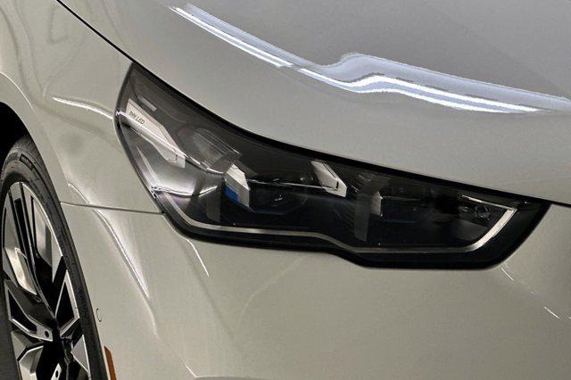 Photo of 2026 Alpine White BMW 530