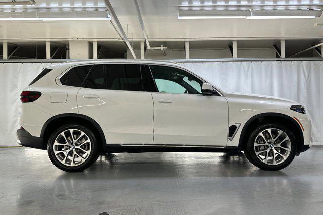 Photo of 2026 Alpine White BMW X5