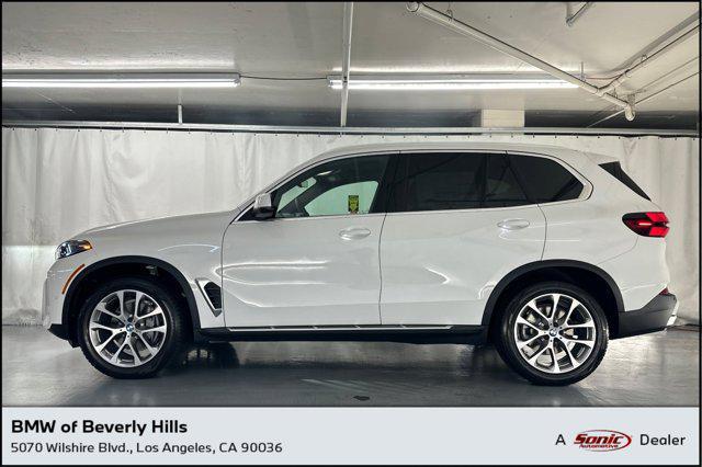 Photo of 2026 Alpine White BMW X5