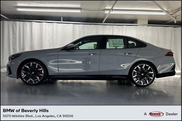 Photo of 2026 Brooklyn Grey Metallic BMW 550e