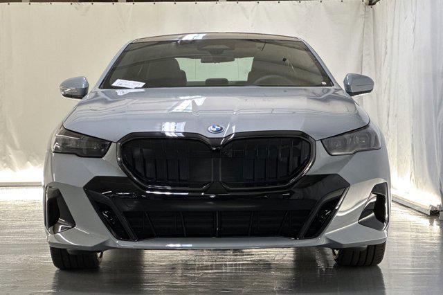 Photo of 2026 Brooklyn Grey Metallic BMW 550e