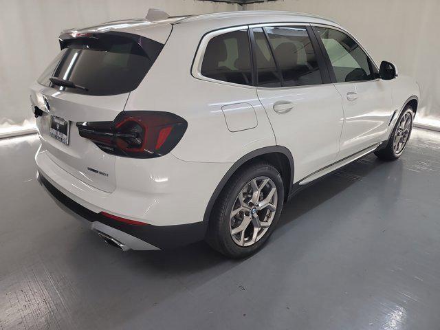 Photo of 2023 Mineral White Metallic BMW X3