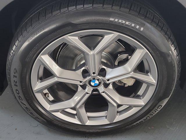 Photo of 2023 Mineral White Metallic BMW X3