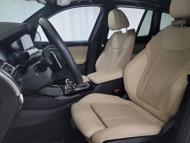 Photo of 2023 Mineral White Metallic BMW X3