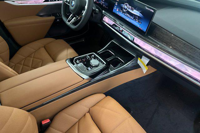 Photo of 2025 Tanzanite Blue II Metallic BMW 740