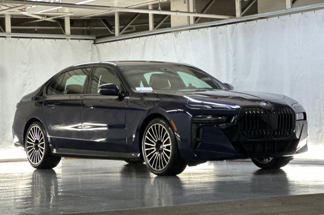 Photo of 2025 Tanzanite Blue II Metallic BMW 740