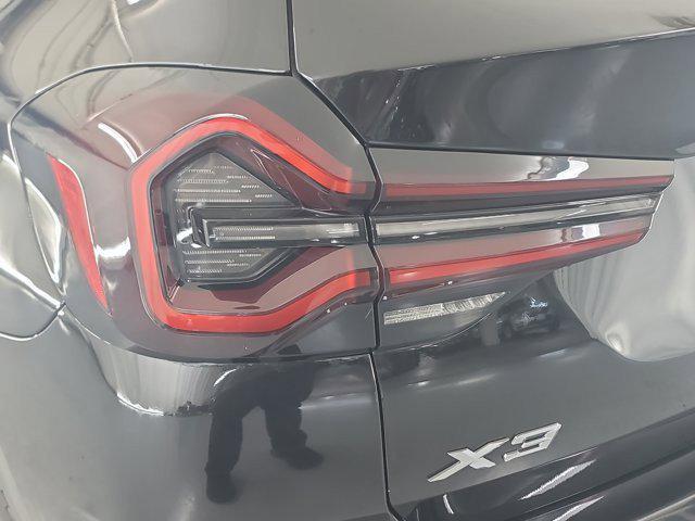 Photo of 2022 Black Sapphire Metallic BMW X3