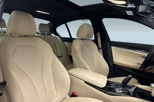 Photo of 2020 Alpine White BMW 530
