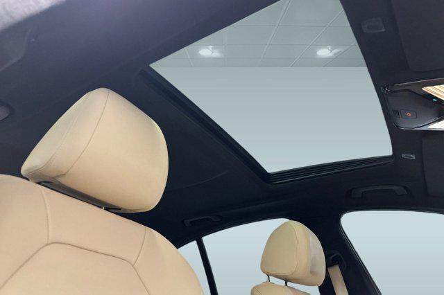 Photo of 2020 Alpine White BMW 530