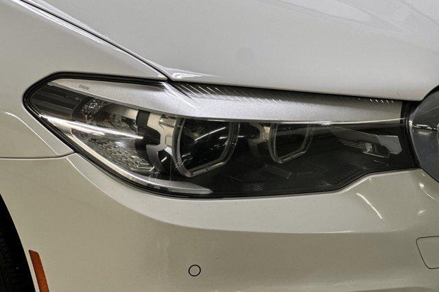 Photo of 2020 Alpine White BMW 530