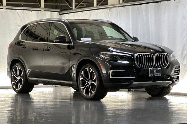 Photo of 2023 Black Sapphire Metallic BMW X5