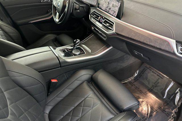 Photo of 2023 Black Sapphire Metallic BMW X5