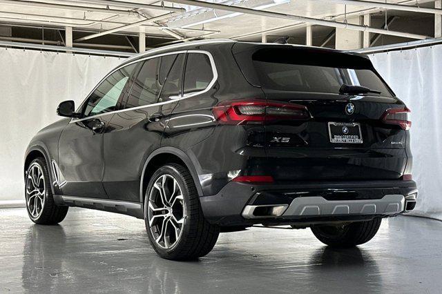 Photo of 2023 Black Sapphire Metallic BMW X5