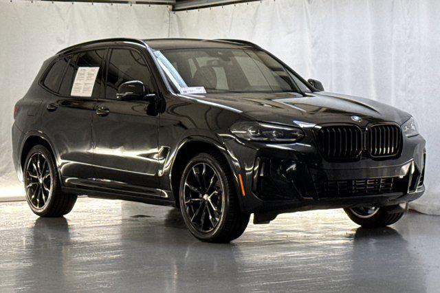 Photo of 2024 Black Sapphire Metallic BMW X3