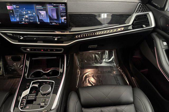 Photo of 2023 Skyscraper Grey Metallic BMW X7