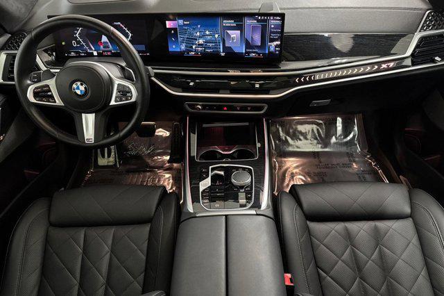 Photo of 2023 Skyscraper Grey Metallic BMW X7