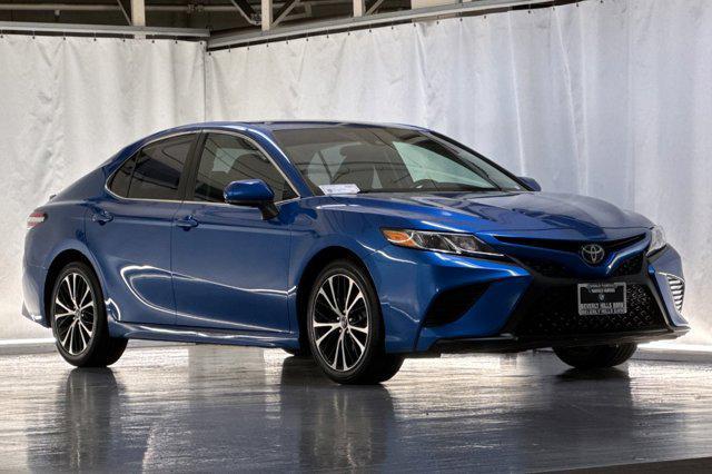 Photo of 2020 Blue Streak Metallic Toyota Camry