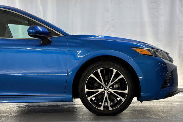 Photo of 2020 Blue Streak Metallic Toyota Camry