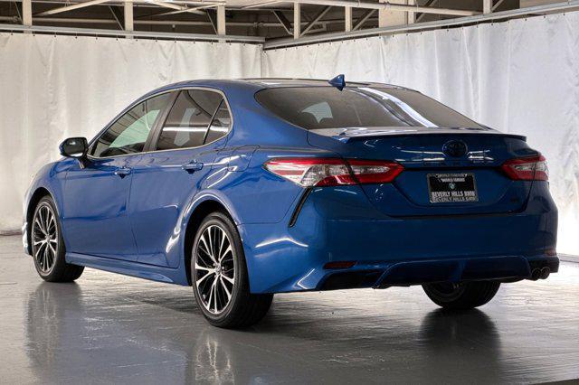 Photo of 2020 Blue Streak Metallic Toyota Camry