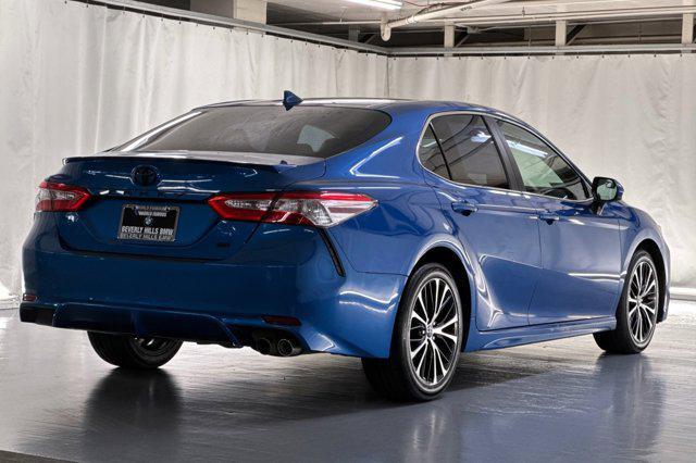 Photo of 2020 Blue Streak Metallic Toyota Camry