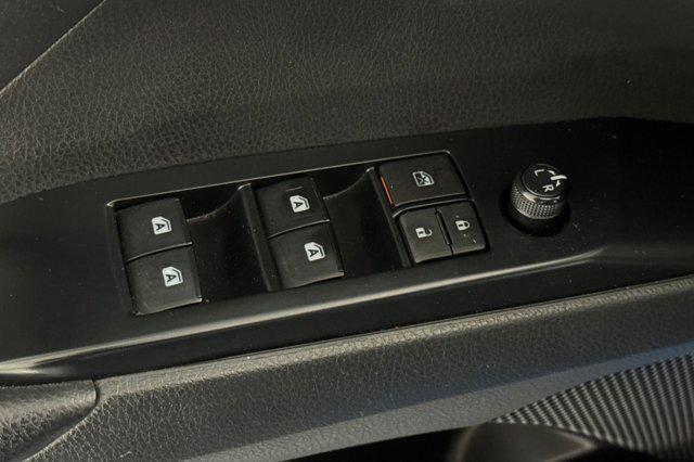 Photo of 2020 Blue Streak Metallic Toyota Camry
