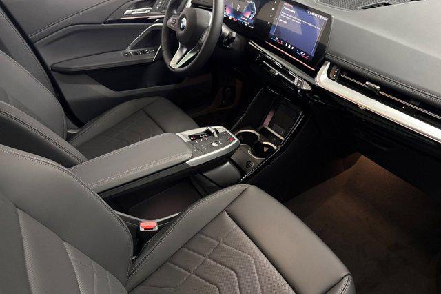 Photo of 2025 Black Sapphire Metallic BMW X1