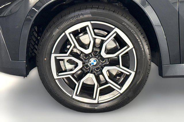 Photo of 2025 Black Sapphire Metallic BMW X1