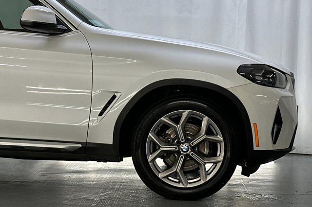 Photo of 2022 Mineral White Metallic BMW X3