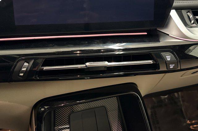 Photo of 2024 White BMW X1
