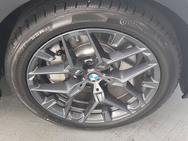 Photo of 2025 Black Sapphire Metallic BMW 330