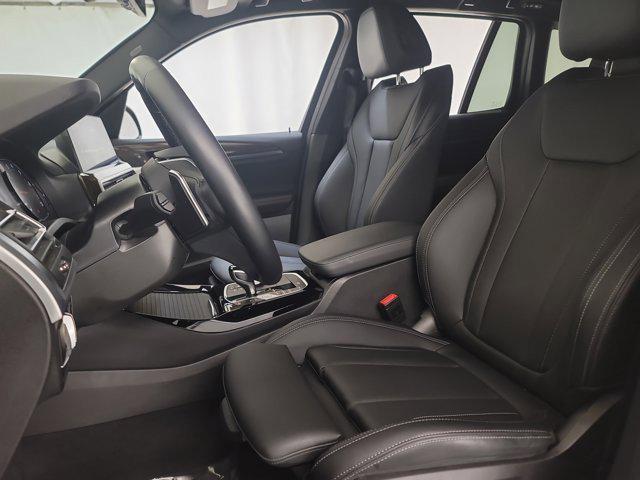 Photo of 2022 Black Sapphire Metallic BMW X3