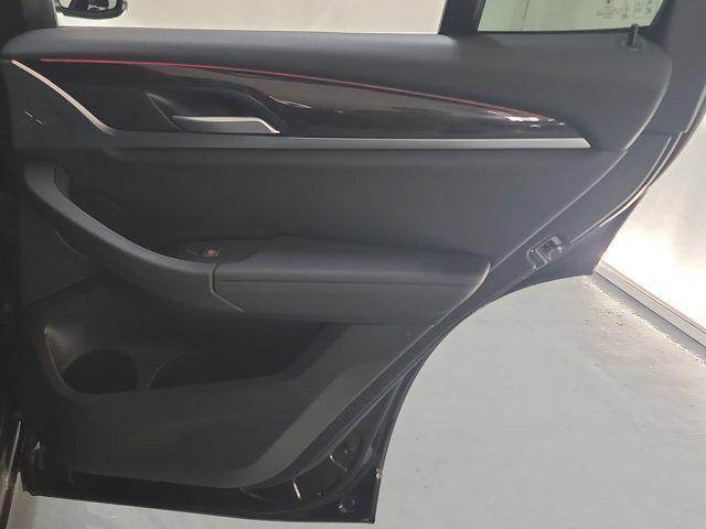 Photo of 2022 Black Sapphire Metallic BMW X3