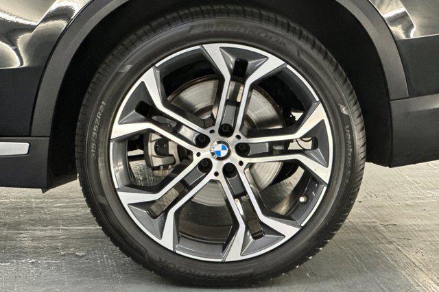 Photo of 2022 Jet Black BMW X5