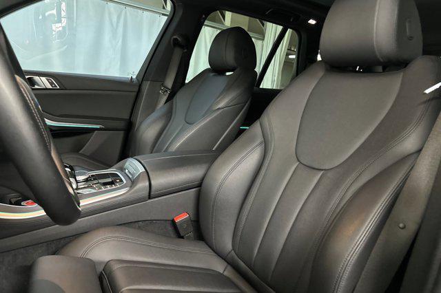 Photo of 2022 Jet Black BMW X5