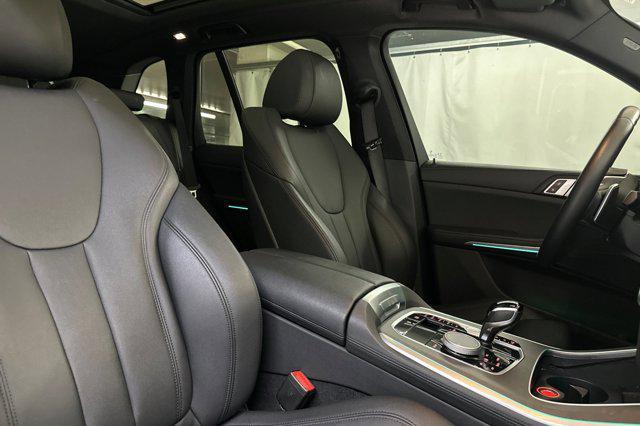 Photo of 2022 Jet Black BMW X5