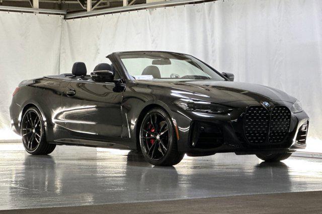 Photo of 2022 Black Sapphire Metallic BMW M440