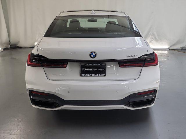 Photo of 2022 Alpine White BMW 740