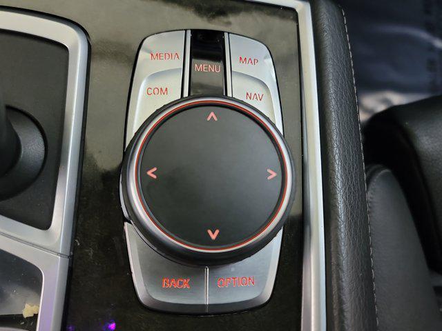 Photo of 2022 Alpine White BMW 740
