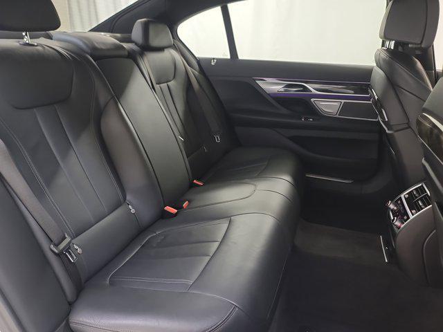 Photo of 2022 Alpine White BMW 740