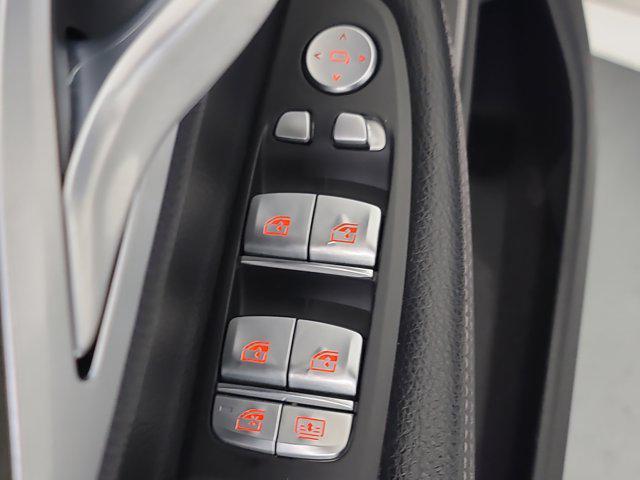 Photo of 2022 Alpine White BMW 740
