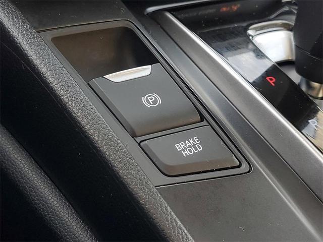 Photo of 2022 Platinum White Pearl Honda CR-V