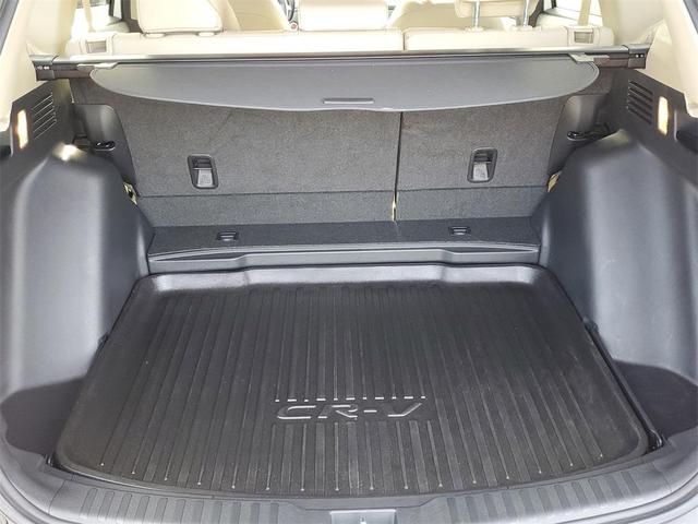 Photo of 2022 Platinum White Pearl Honda CR-V
