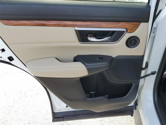 Photo of 2022 Platinum White Pearl Honda CR-V