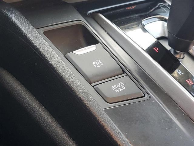 Photo of 2022 Platinum White Pearl Honda CR-V