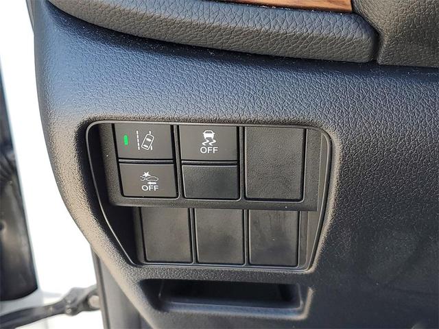 Photo of 2022 Platinum White Pearl Honda CR-V