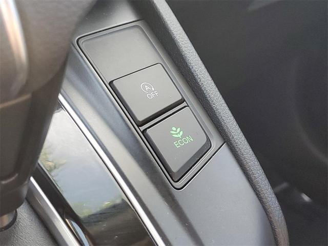 Photo of 2022 Platinum White Pearl Honda CR-V