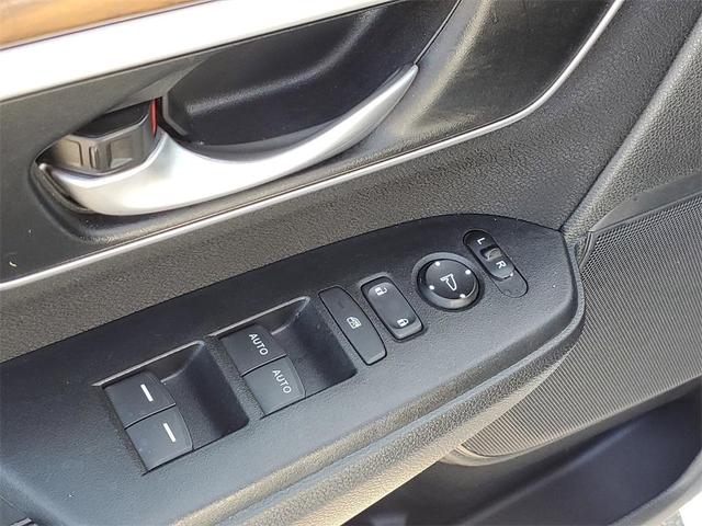 Photo of 2022 Platinum White Pearl Honda CR-V