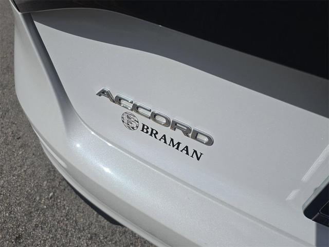 Photo of 2023 Platinum White Pearl Honda Accord